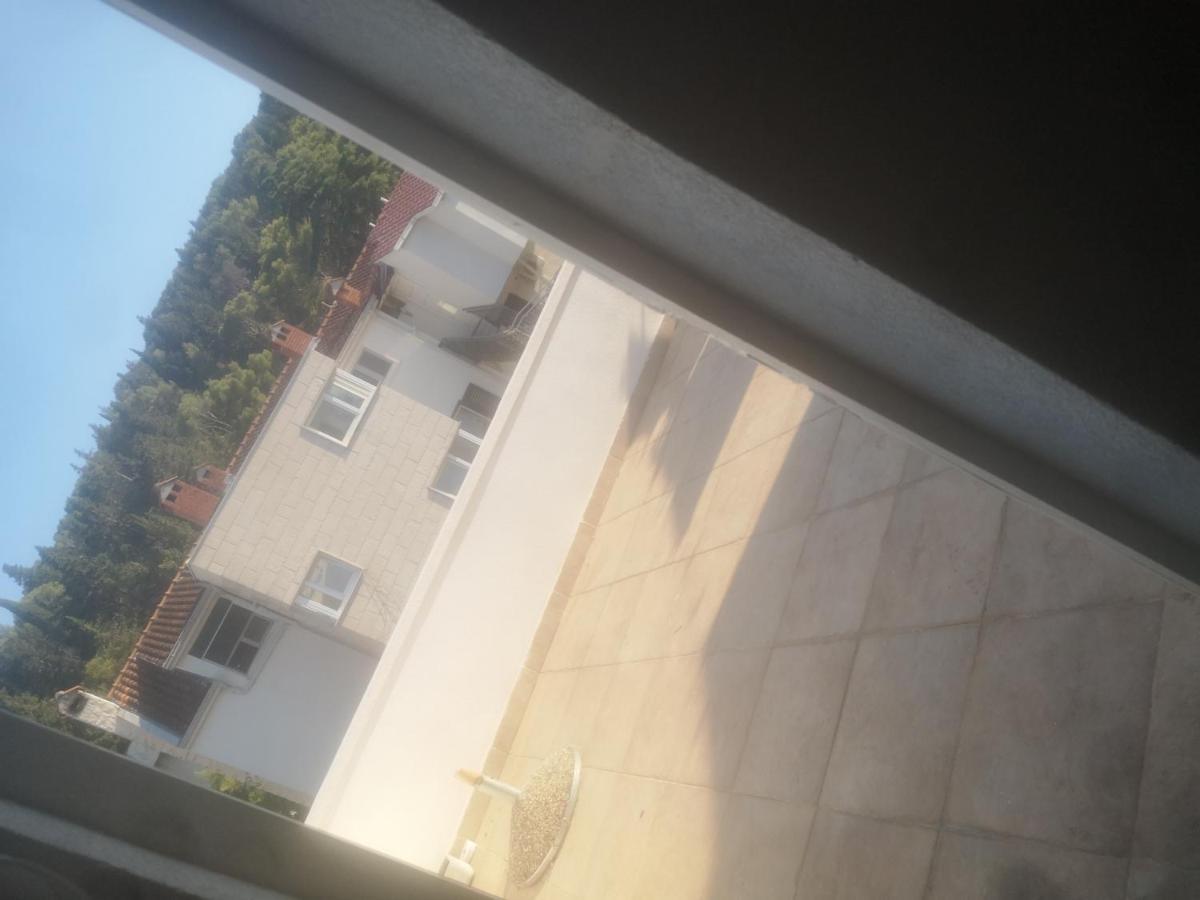 Double Room With Shared Bathroom Split Buitenkant foto